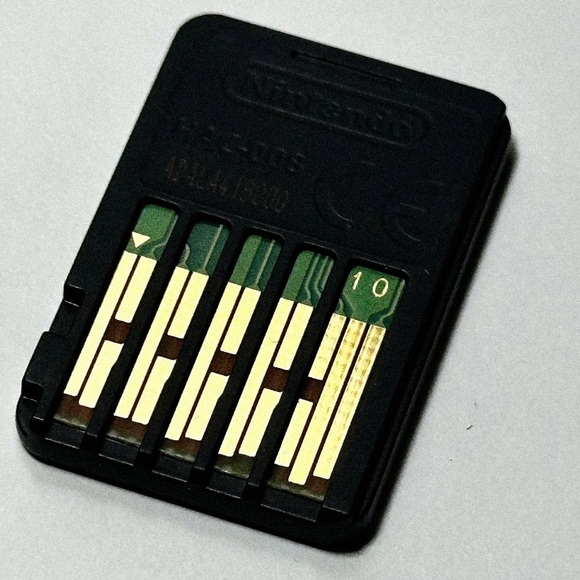 Nintendo Switch Mario Kart Micro SD Bundle - Picture 7 of 11